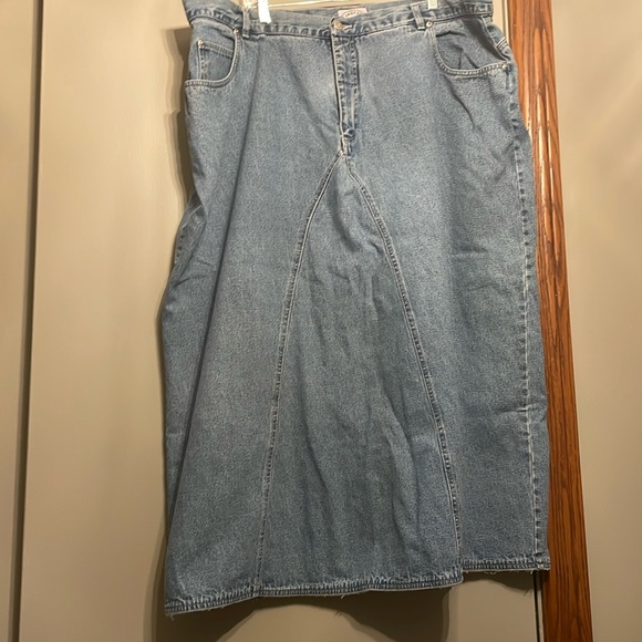 Carolina Blues Plus Denim Skirt no split - Picture 2 of 3